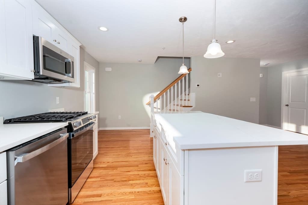 Condominium at 719 S. Franklin Street # 3, Holbrook MA 02343, photo 7 of 27