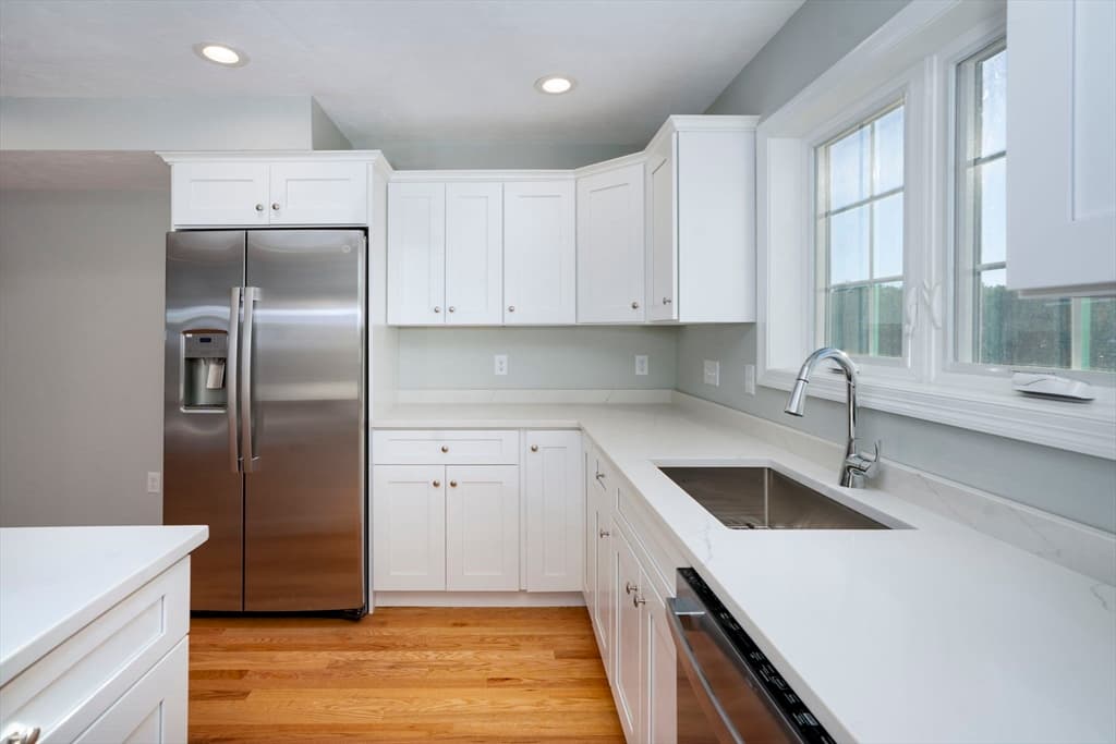 Condominium at 719 S. Franklin Street # 3, Holbrook MA 02343, photo 4 of 27