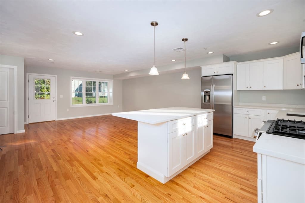 Condominium at 719 S. Franklin Street # 3, Holbrook MA 02343, photo 8 of 27