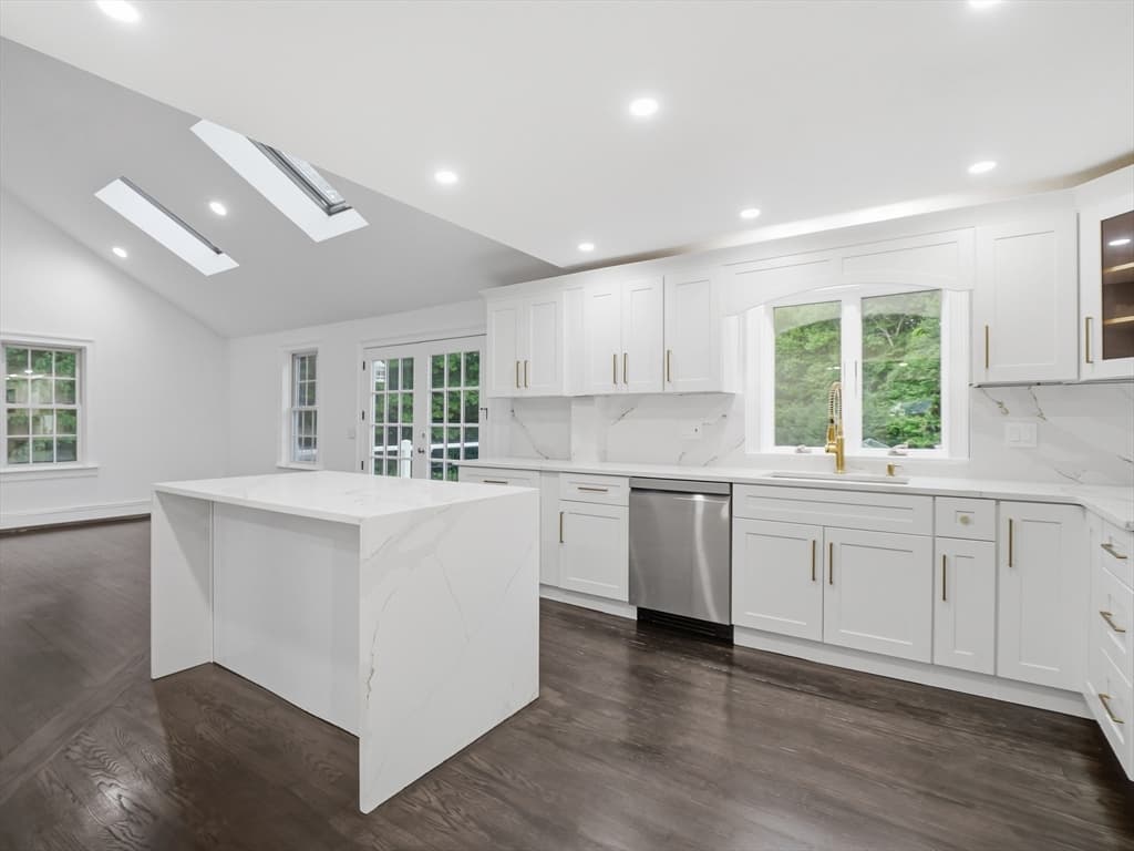 1126 Plymouth St, East Bridgewater MA 02333 photo 8
