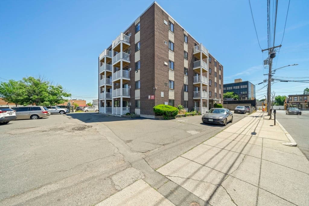 7 Park Ave # 23, Revere MA 02151