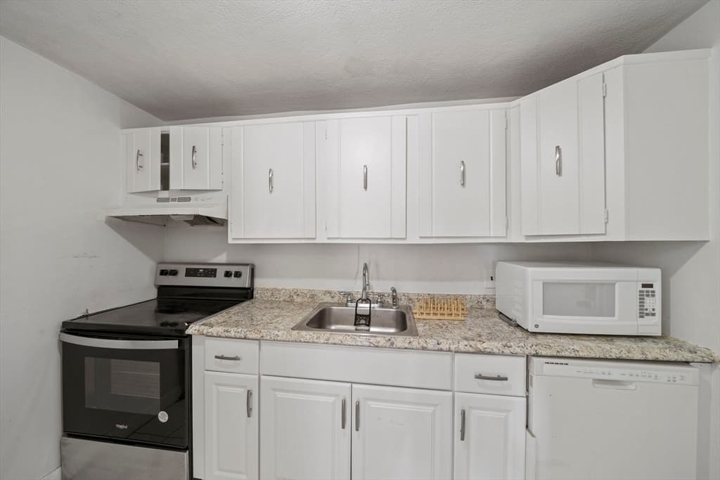 Condominium at 7 Park Ave # 23, Revere MA 02151, photo 4 of 17