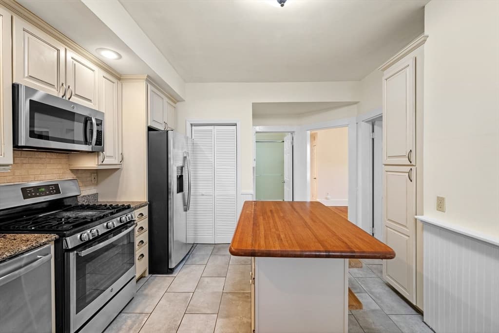 Condominium at 101-103 Wachusett St # 1, Boston MA 02130, photo 16 of 37