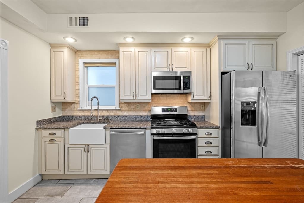 Condominium at 101-103 Wachusett St # 1, Boston MA 02130, photo 12 of 37