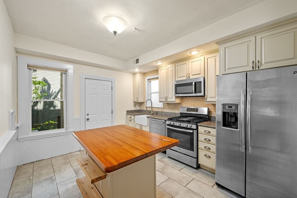 Condominium at 101-103 Wachusett St # 1, Boston MA 02130, photo 10 of 37