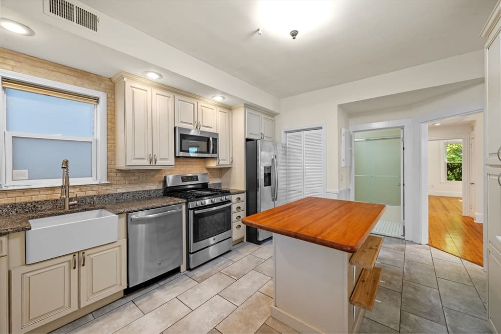 Condominium at 101-103 Wachusett St # 1, Boston MA 02130, photo 14 of 37