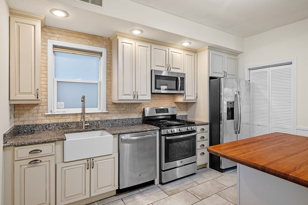 Condominium at 101-103 Wachusett St # 1, Boston MA 02130, photo 15 of 37