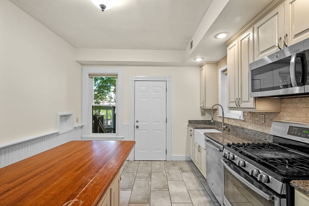 Condominium at 101-103 Wachusett St # 1, Boston MA 02130, photo 11 of 37