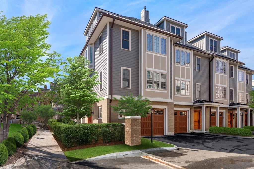 21 Crowninshield Rd # 21, Brookline MA 02446 photo 24
