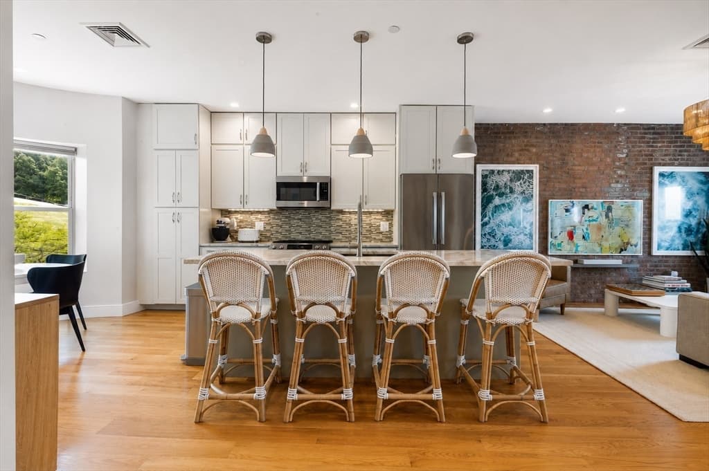Condominium at 40 Thomas Park # 2, Boston MA 02127, Boston, photo 2 of 34