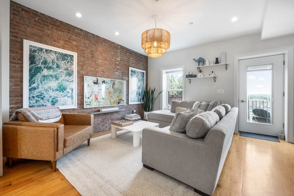Condominium at 40 Thomas Park # 2, Boston MA 02127, Boston, photo 11 of 34
