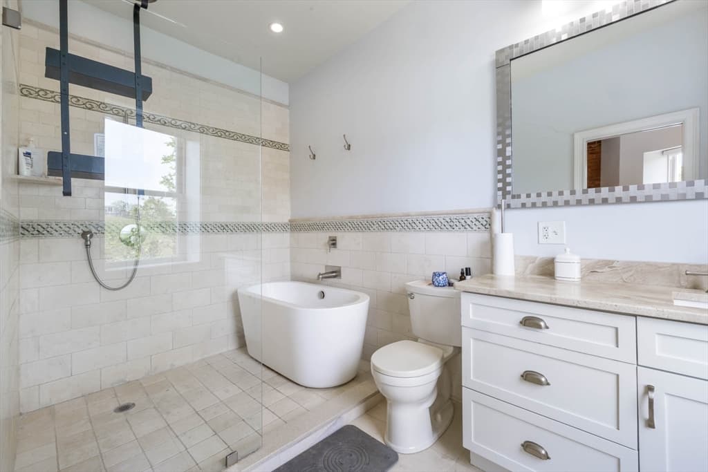 Condominium at 40 Thomas Park # 2, Boston MA 02127, Boston, photo 29 of 34