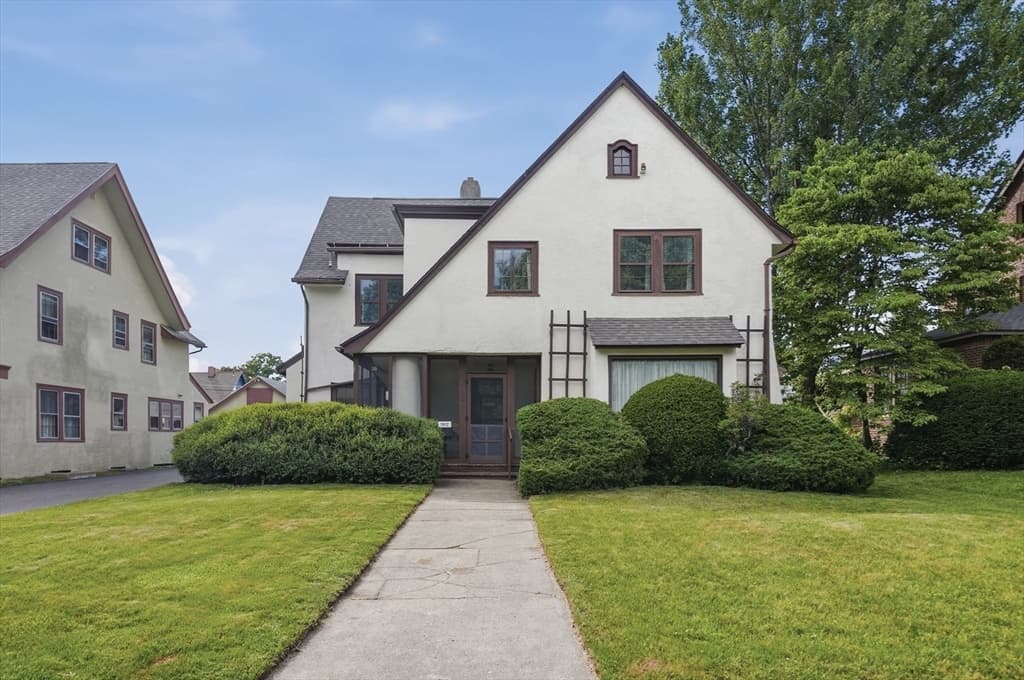 38 Oxford Street, Springfield MA 01108