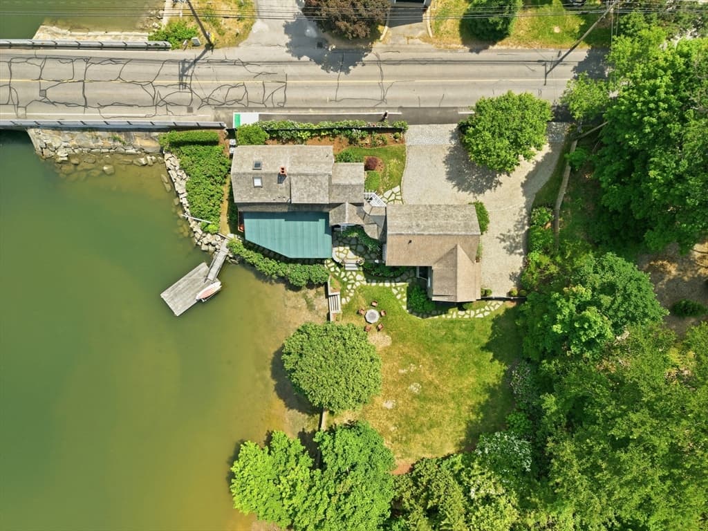 644 Washington St, Duxbury MA 02332 photo 3