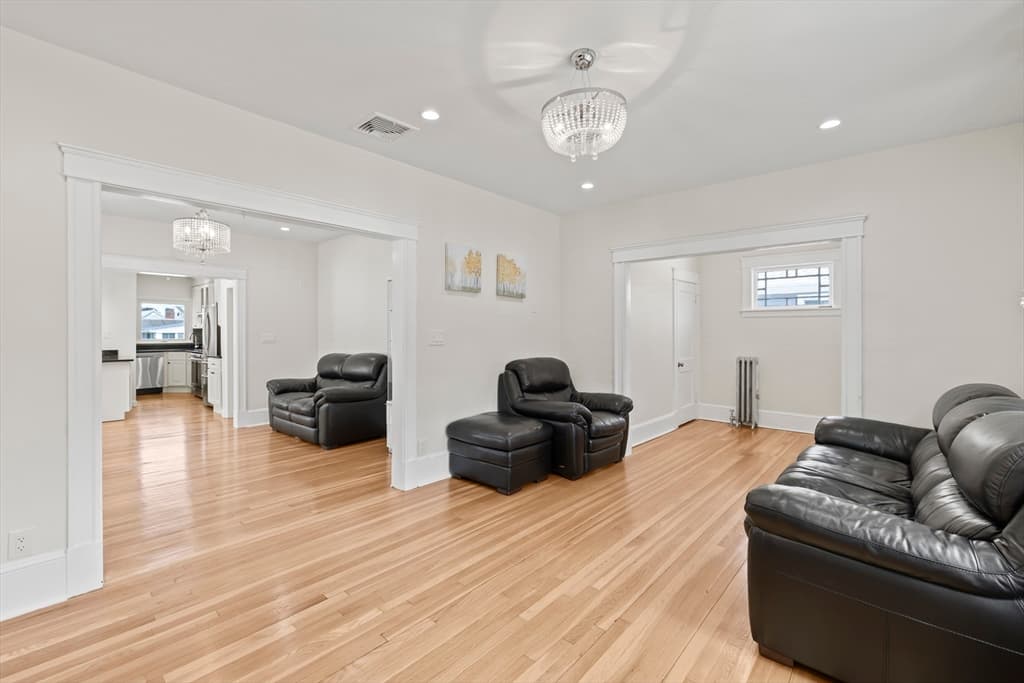 Single Family Residence at 334 Sea St, Quincy MA 02169, photo 5 of 26