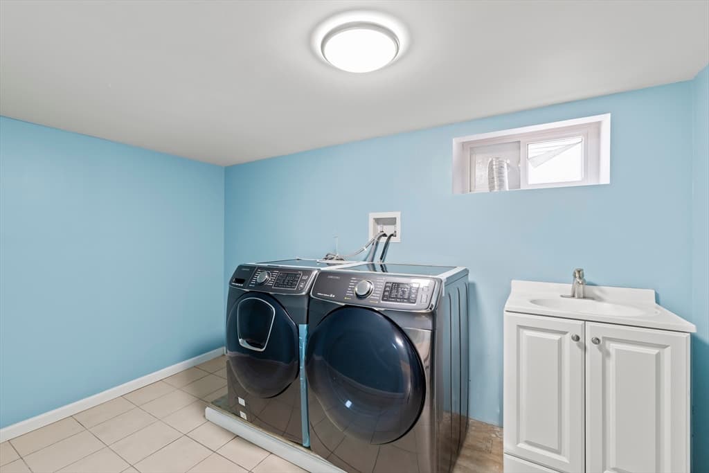 Single Family Residence at 334 Sea St, Quincy MA 02169, photo 24 of 26