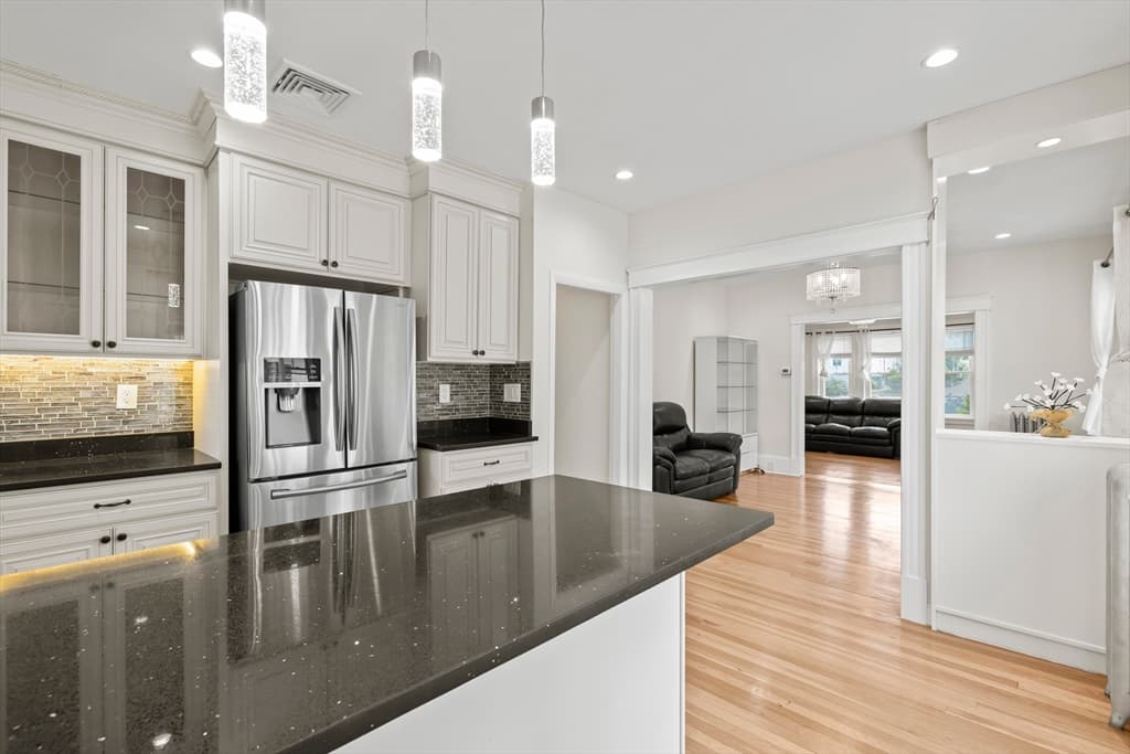 Single Family Residence at 334 Sea St, Quincy MA 02169, photo 11 of 26