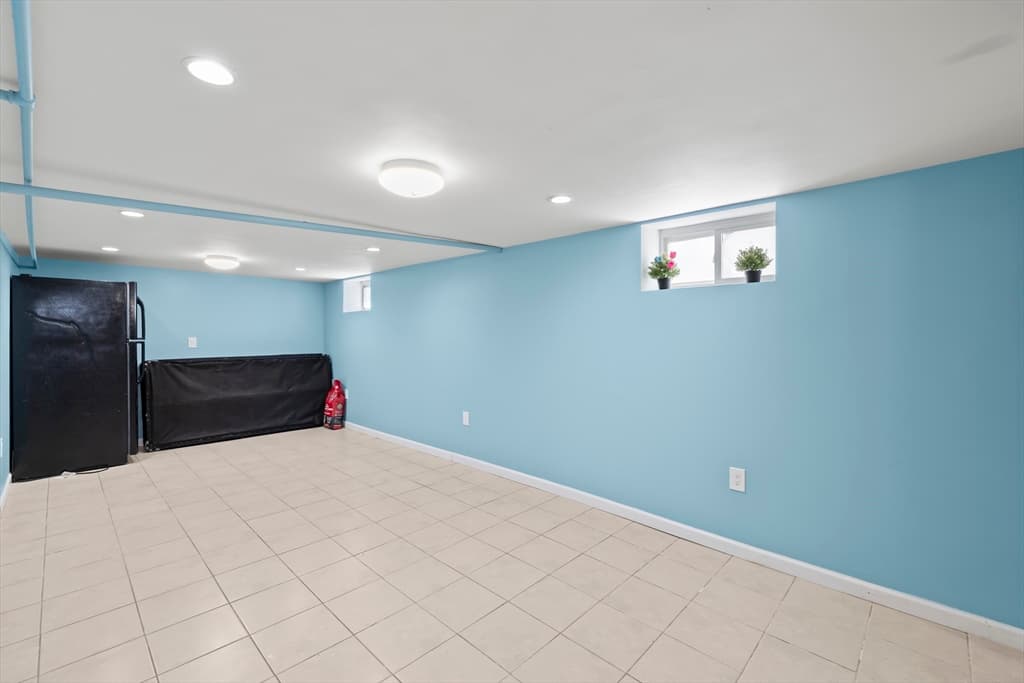 Single Family Residence at 334 Sea St, Quincy MA 02169, photo 19 of 26