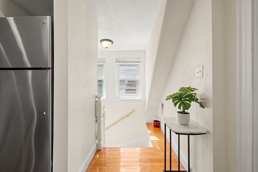Condominium at 2512 Massachusetts Ave # 3, Cambridge MA 02140, Cambridge, photo 6 of 17