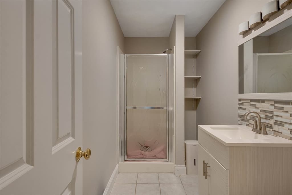 Single Family Residence at 23 Lovers Leap Ave, Lynn MA 01904, photo 11 of 30
