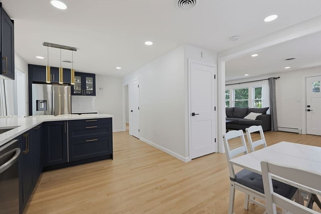 138 Tolman St, Newton MA 02465 photo 4