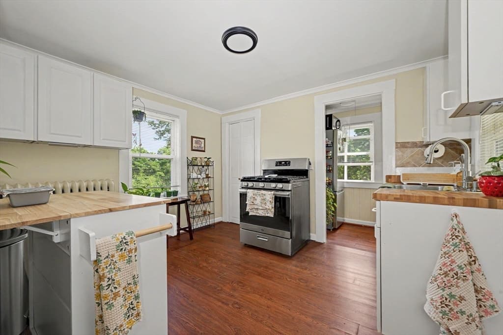 2 Family - 2 Units Side by Side at 105 Ocean View St., Winthrop MA 02152, Winthrop, photo 17 of 38