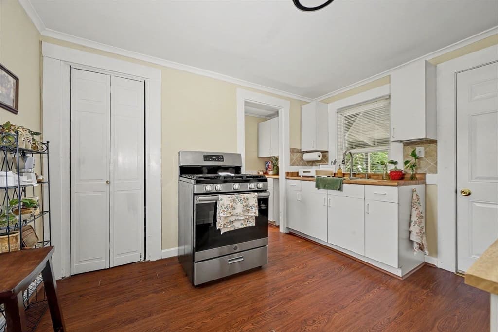 2 Family - 2 Units Side by Side at 105 Ocean View St., Winthrop MA 02152, Winthrop, photo 18 of 38