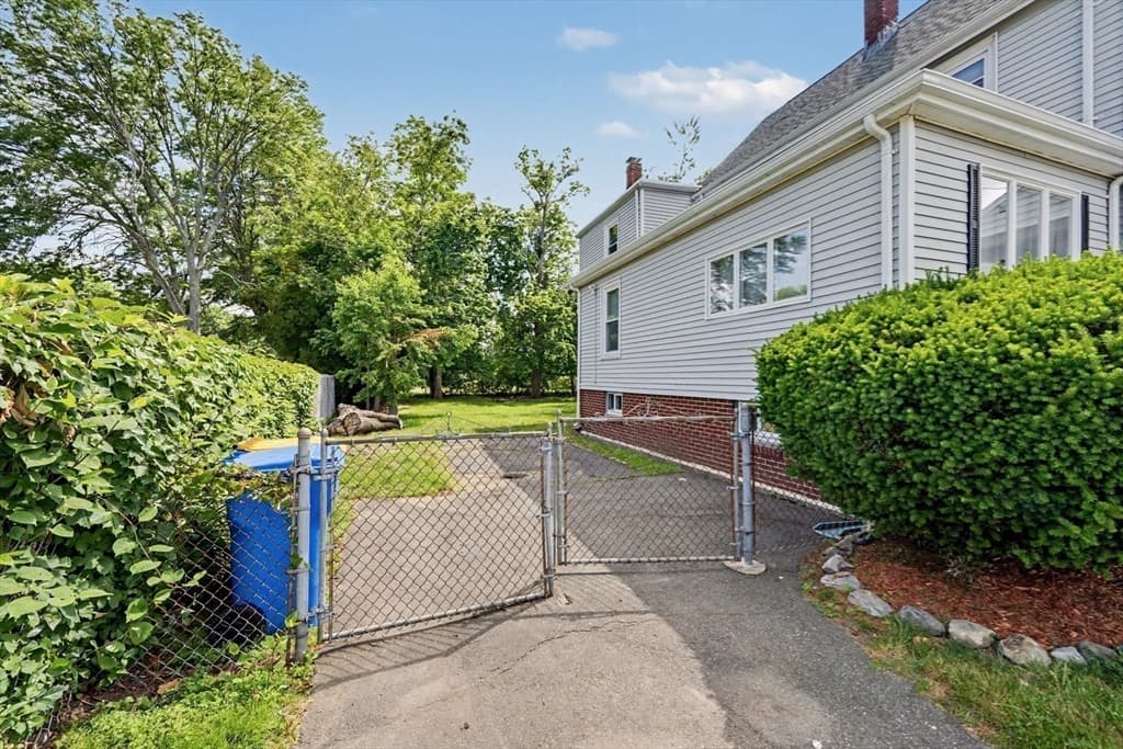 2 Family - 2 Units Side by Side at 105 Ocean View St., Winthrop MA 02152, Winthrop, photo 37 of 38