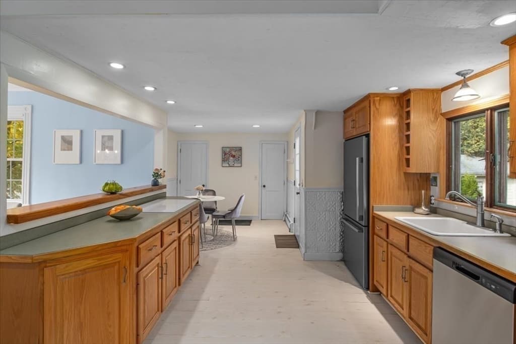 29 Canton Street, Easton MA 02356 photo 10