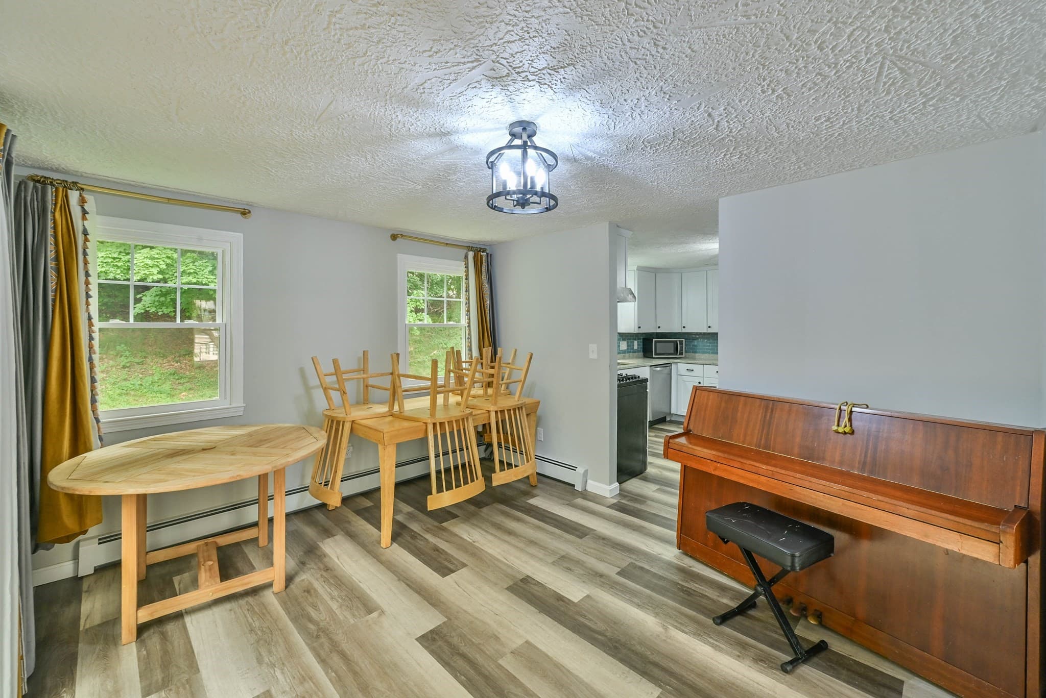 Single Family Residence at 48 Central St, Auburn MA 01501, photo 12 of 27