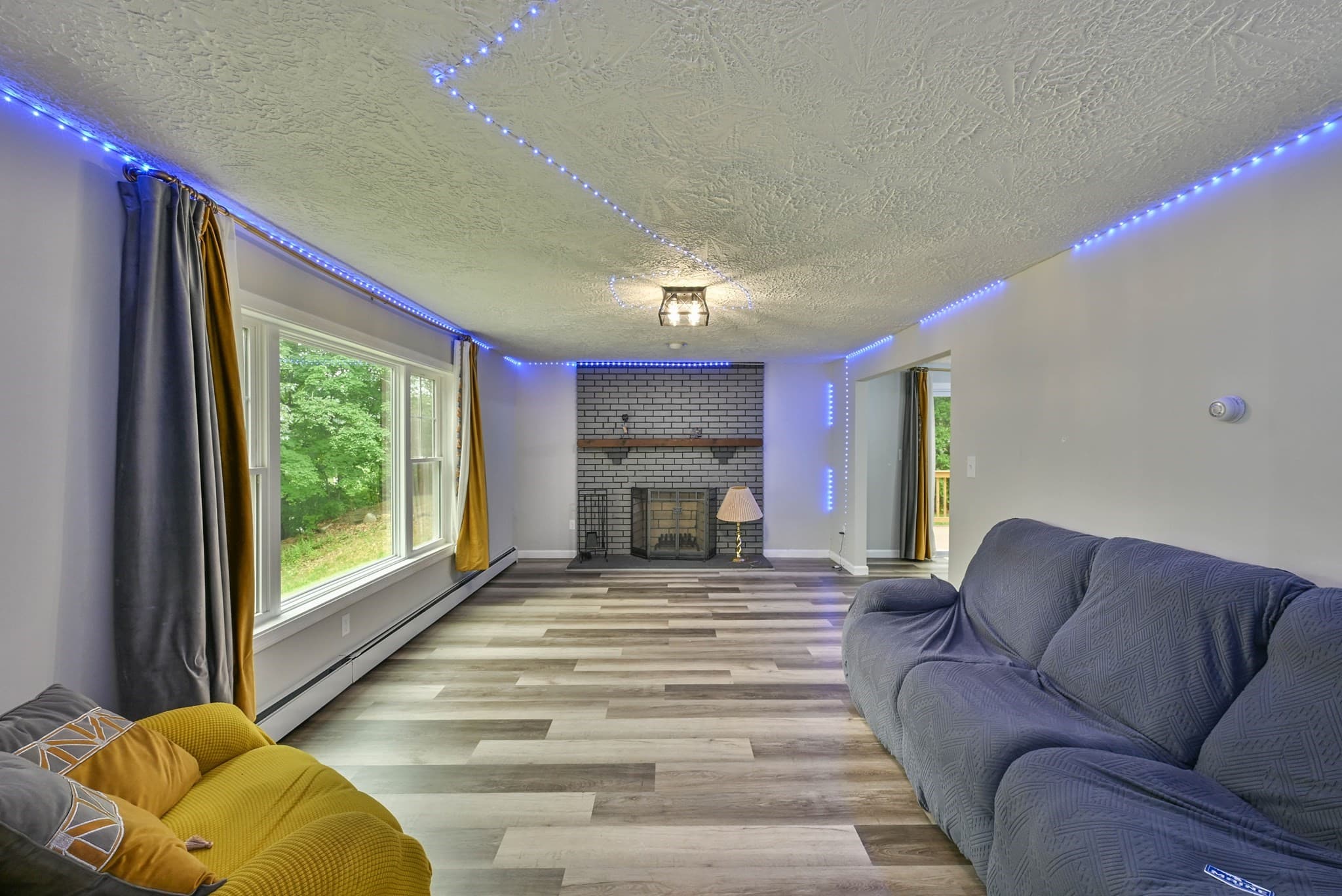 Single Family Residence at 48 Central St, Auburn MA 01501, photo 7 of 27