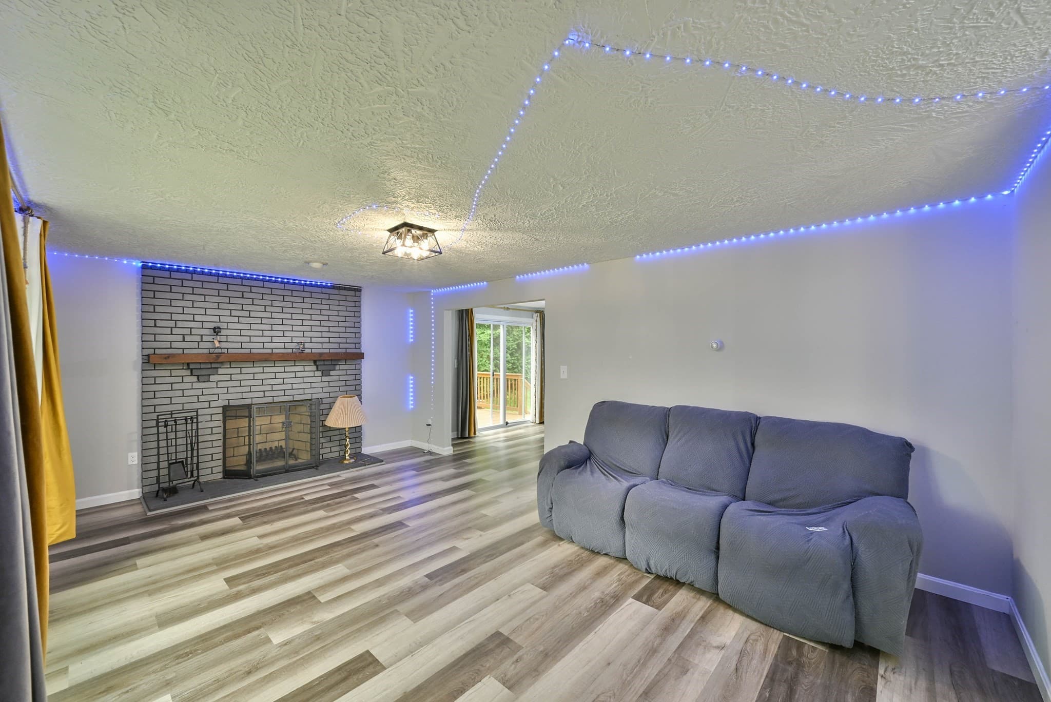 Single Family Residence at 48 Central St, Auburn MA 01501, photo 9 of 27