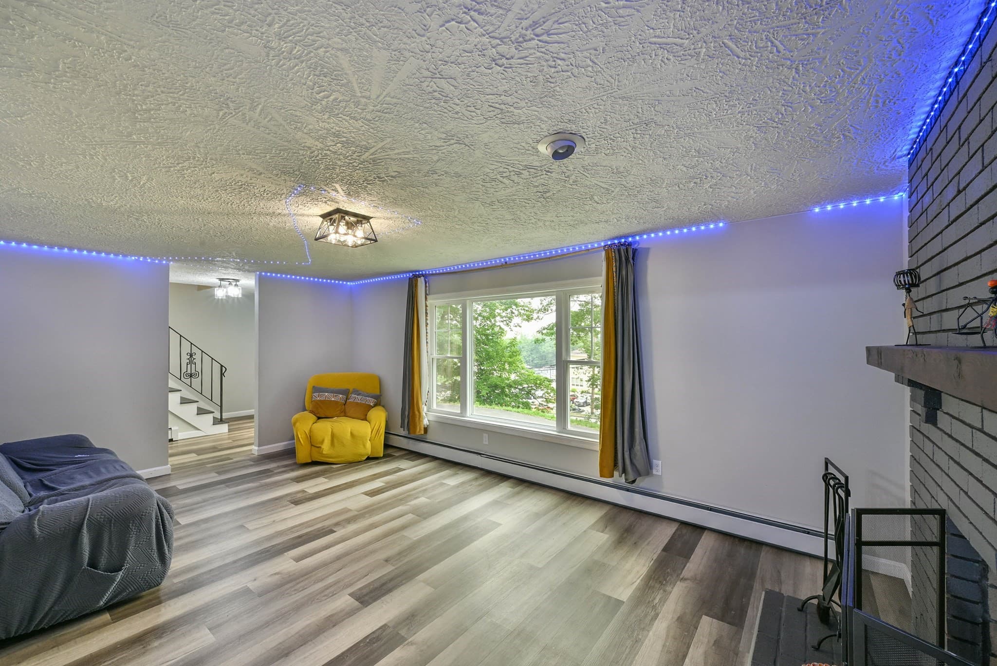 Single Family Residence at 48 Central St, Auburn MA 01501, photo 11 of 27