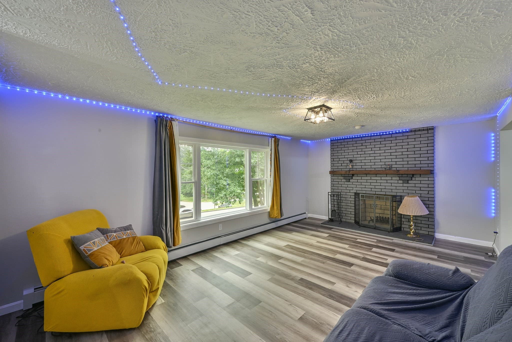 Single Family Residence at 48 Central St, Auburn MA 01501, photo 8 of 27