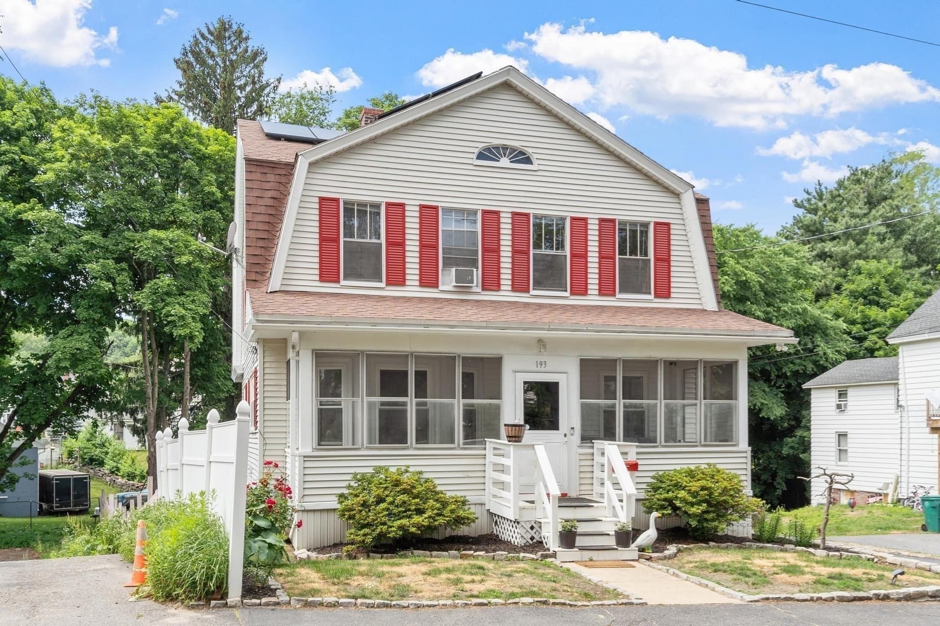 Single Family Residence at 193 Milk St, Fitchburg MA 01420, photo 7 of 30