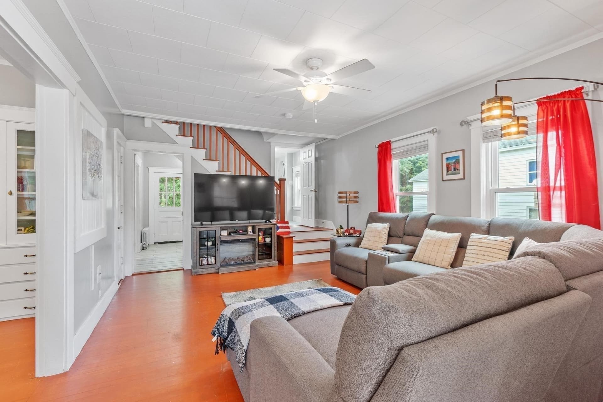 Single Family Residence at 193 Milk St, Fitchburg MA 01420, photo 3 of 30