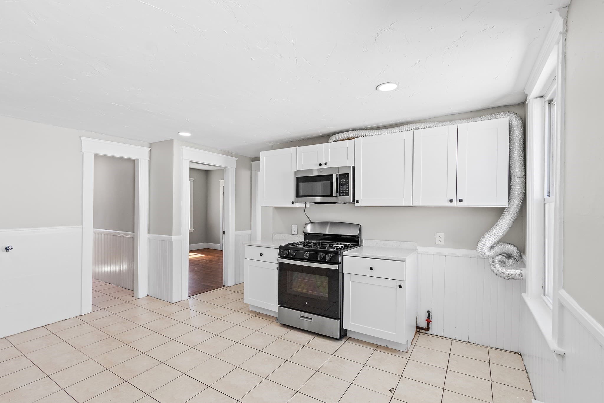3 Family - 3 Units Up/Down at 19-21 Henchman Street, Worcester MA 01605, photo 32 of 41