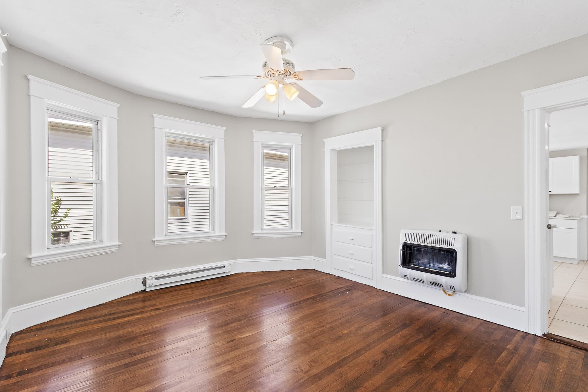 3 Family - 3 Units Up/Down at 19-21 Henchman Street, Worcester MA 01605, photo 10 of 41