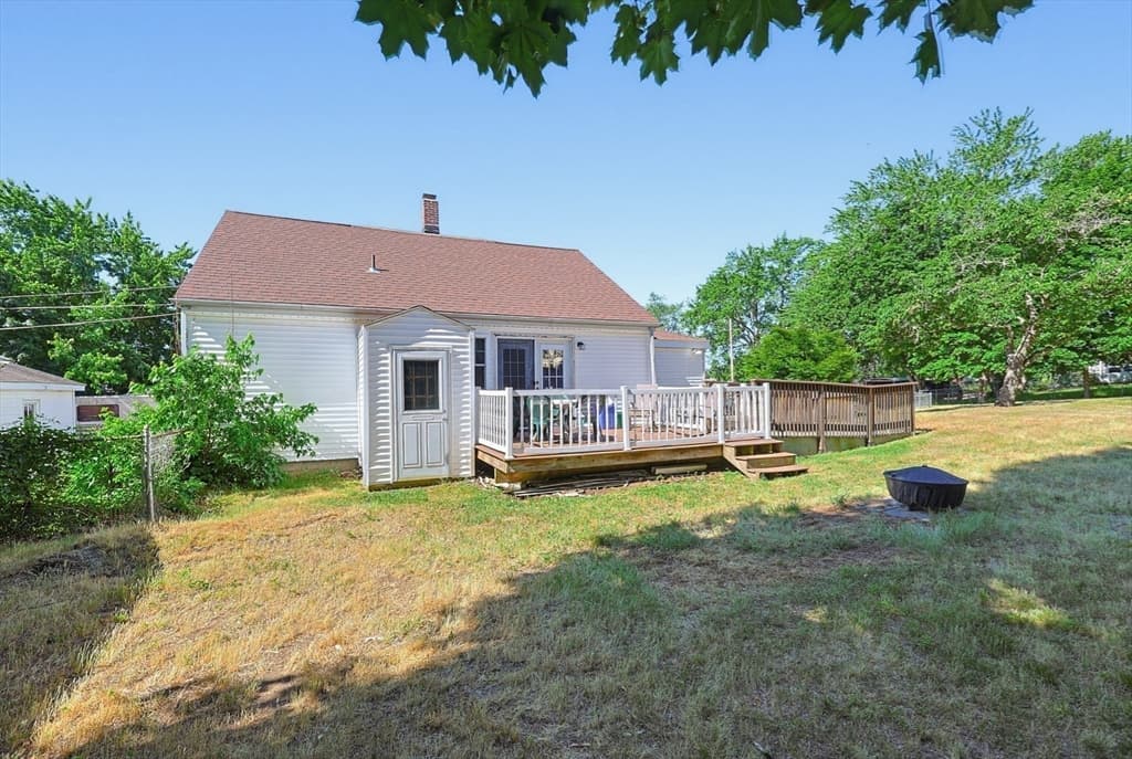 Single Family Residence at 16 Lakeview St, Blackstone MA 01504, photo 6 of 25