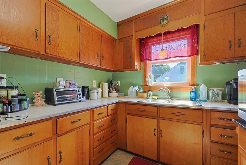 Single Family Residence at 16 Lakeview St, Blackstone MA 01504, photo 12 of 25
