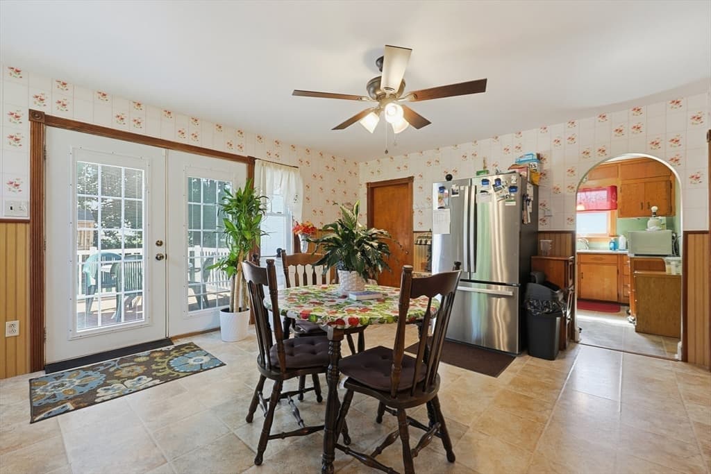 Single Family Residence at 16 Lakeview St, Blackstone MA 01504, photo 9 of 25
