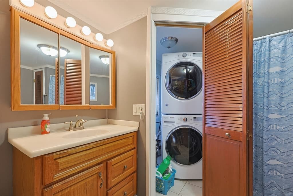 Single Family Residence at 16 Lakeview St, Blackstone MA 01504, Blackstone, photo 18 of 25
