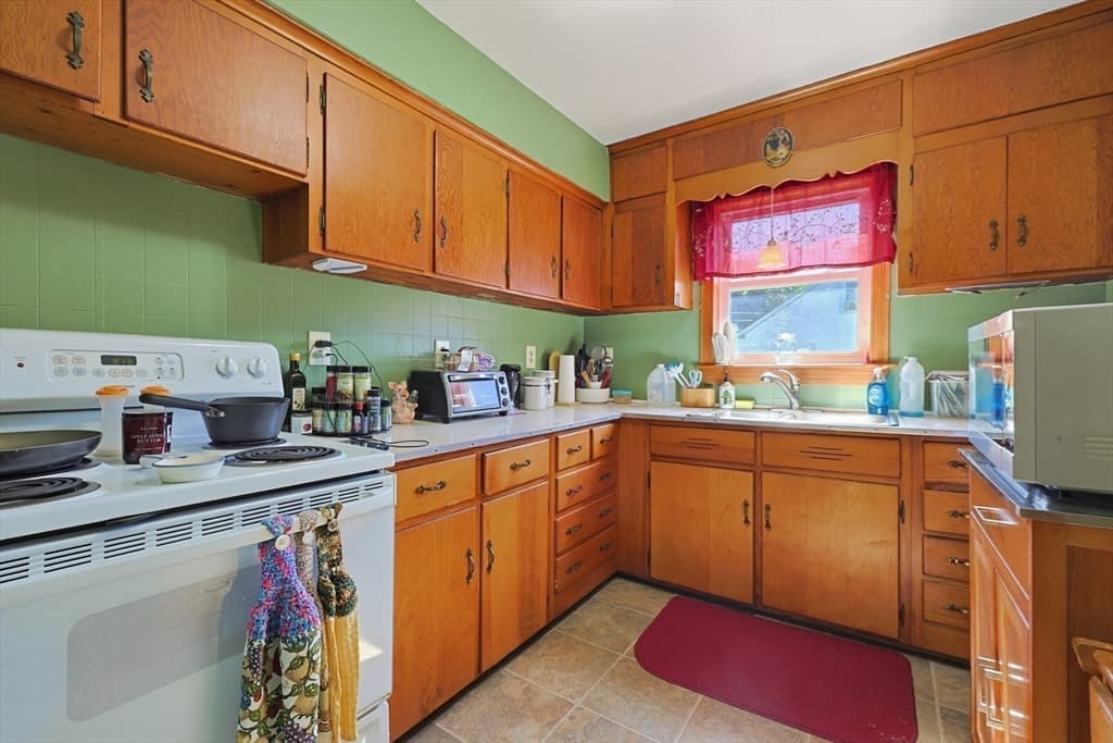 Single Family Residence at 16 Lakeview St, Blackstone MA 01504, Blackstone, photo 11 of 25