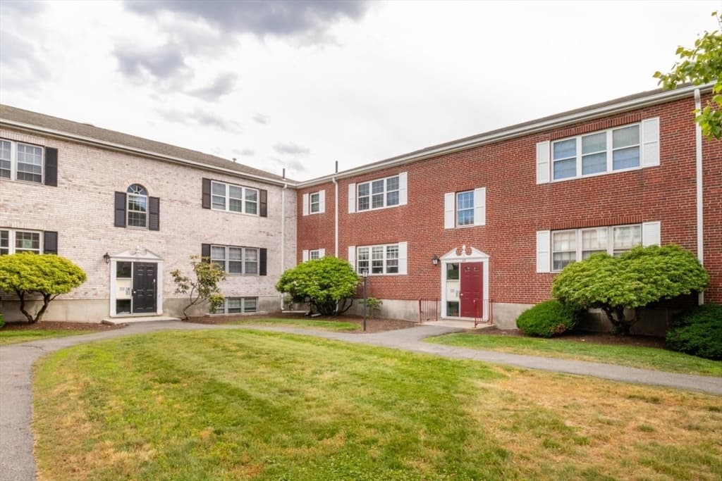 Condominium at 26 Lake Shore Ct # 1, Boston MA 02135, photo 27 of 28