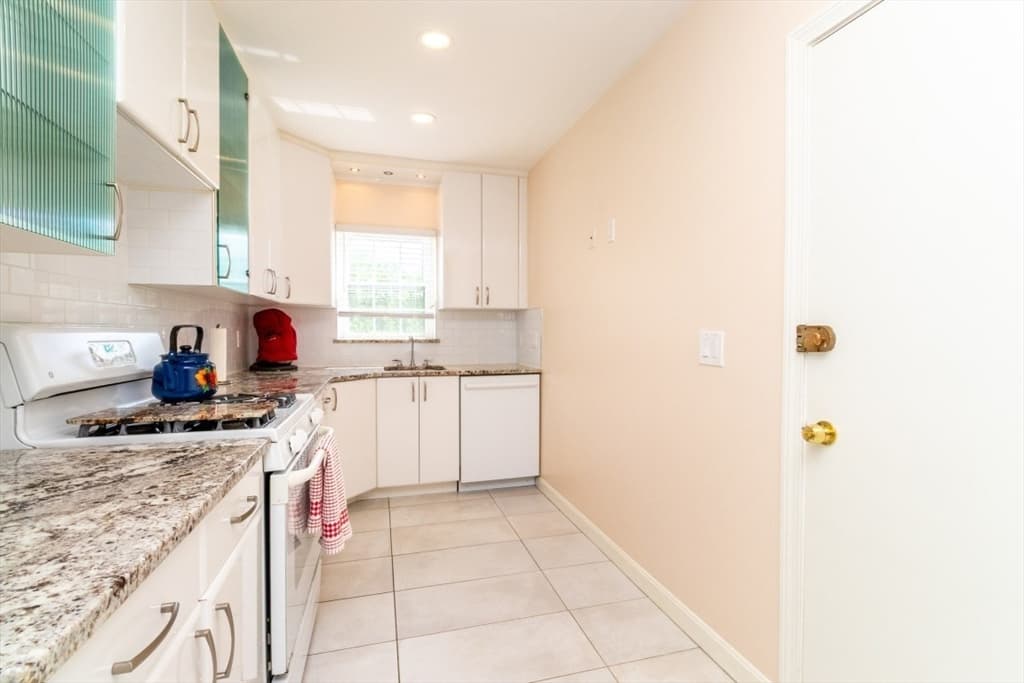 Condominium at 26 Lake Shore Ct # 1, Boston MA 02135, photo 2 of 28