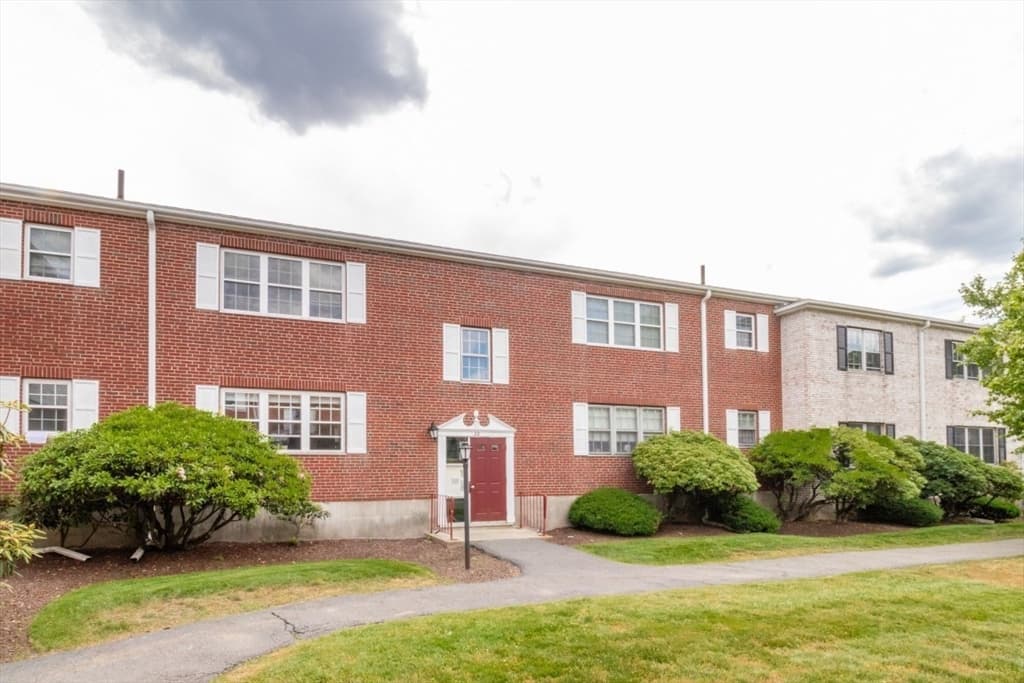 Condominium at 26 Lake Shore Ct # 1, Boston MA 02135, photo 26 of 28