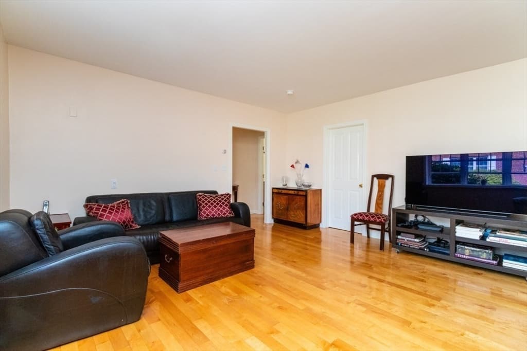 Condominium at 26 Lake Shore Ct # 1, Boston MA 02135, photo 10 of 28
