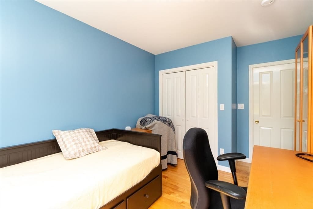Condominium at 26 Lake Shore Ct # 1, Boston MA 02135, photo 14 of 28