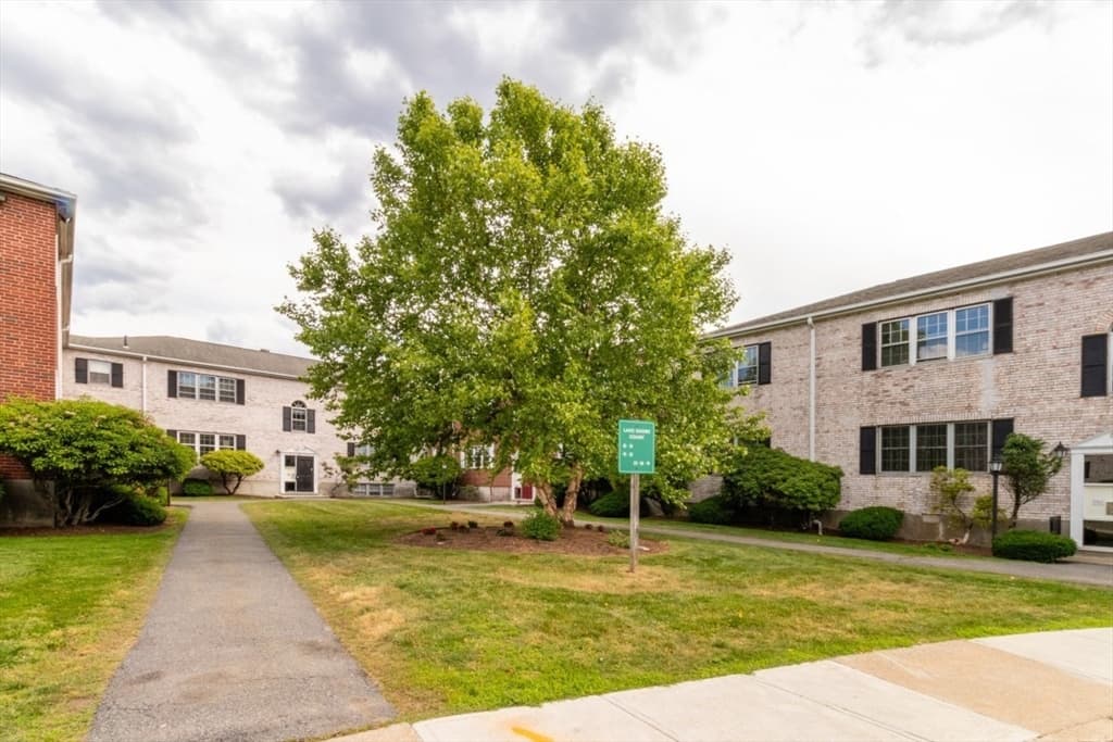 Condominium at 26 Lake Shore Ct # 1, Boston MA 02135, photo 25 of 28