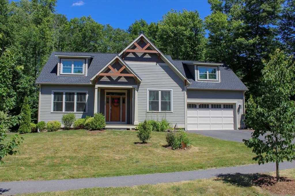 17 Stone Ridge Drive, Northampton MA 01060 photo 2